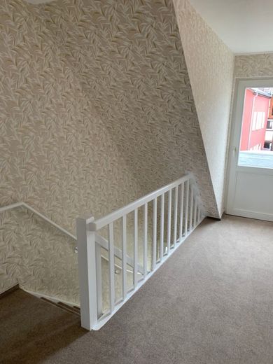 1-Familienwohnhaus mit barrierefreiem EG., nähe Zentrum – Treppenhaus - www.immobilien-heise.de