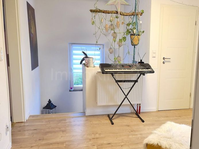 ++ TOP ANGEBOT ++ HELLES EIN - ZWEIFAMILIENHAUS MIT VIEL PLATZ UND VIELEN DETAILS! – FLURBEREICH ANSICHT 1