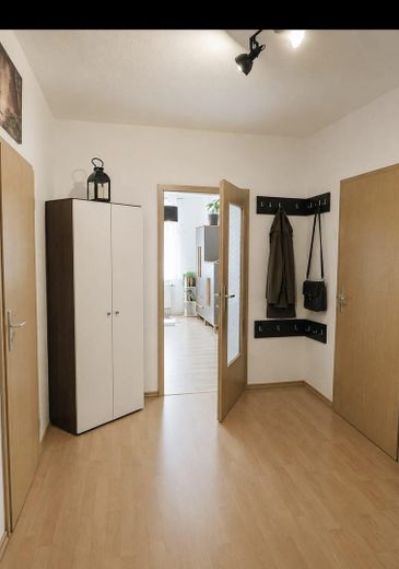 Maison plurifamiliale avec grand garage à Breitenbrunn – Wohnung 1.OG Flur