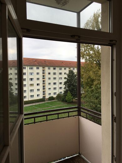 Bell'appartamento di 3 locali con vista sull'Elba / Dresda-Johannstadt – Balkon zum Innenhof