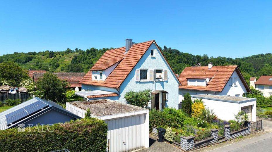 Alles was das Eigentum begehrt! Idyllisches Einfamilienhaus mit viel Potenzial - FALC Immobilien – Außenansicht