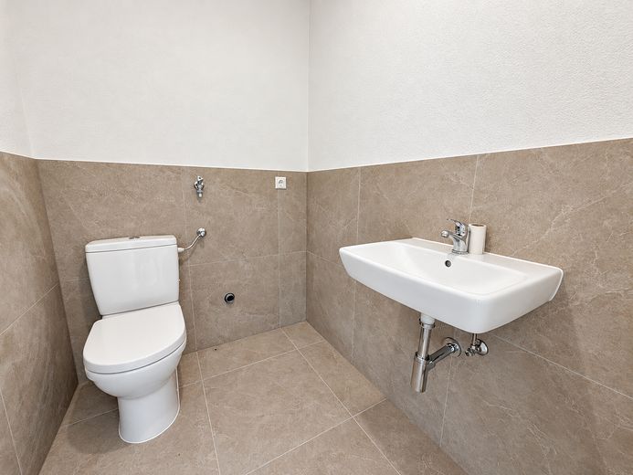 Exklusive, sanierte 4-Zimmer-Wohnung - Provisionsfrei! – Gäste-WC