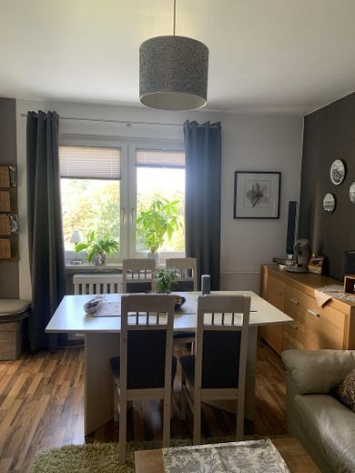Investissement ou usage personnel : location de courte durée établie à Wolfsburg-Hellwinkel – Essbereich