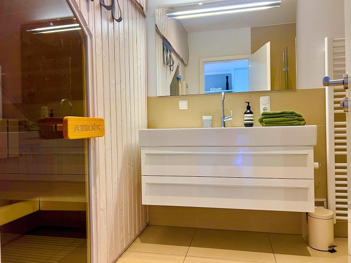 Duschbad mit Sauna EG