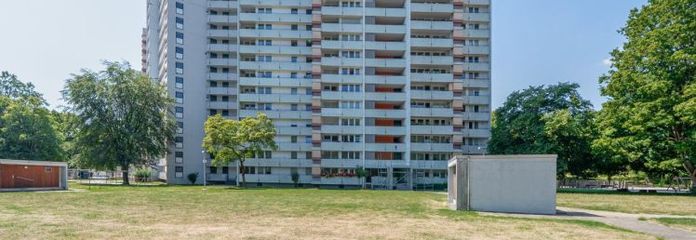 Hochhaus-Wohnung: Dachgeschoss mit Panorama und Loggia-Genuss