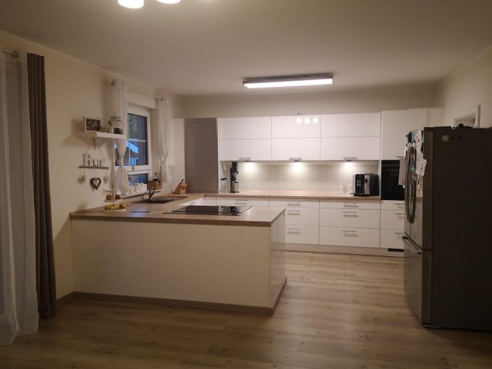 Charmantes Einfamilienhaus in ruhiger 2. Reihe – Blick in die Küche