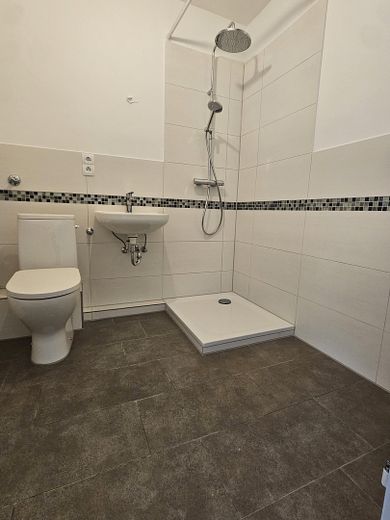 Appartement spacieux et ensoleillé de 3 pièces – Badezimmer 