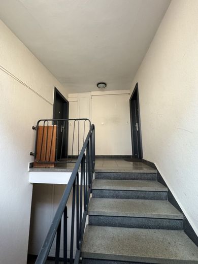 Zwei Wohnungen, ein Deal — Dachgeschossensemble im Herzen von Stuttgart‑West – Treppenhaus