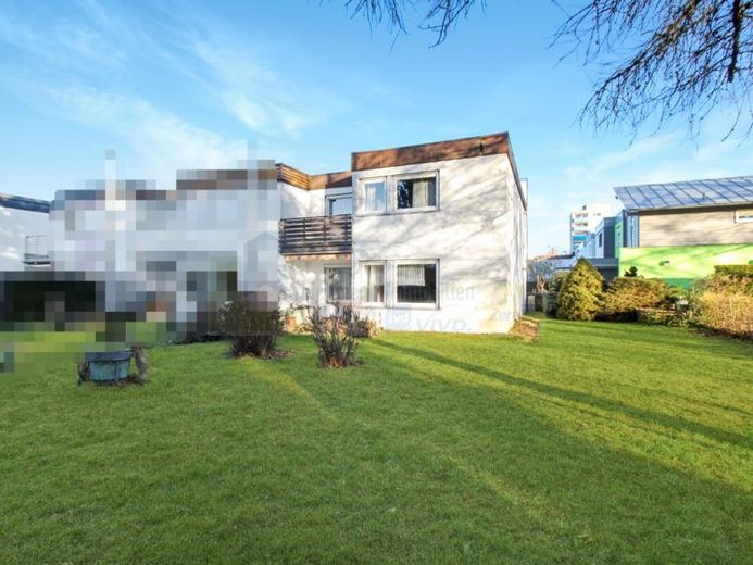 Familienfreundliches Einfamilienhaus mit Garten, sonniger Terrasse und Balkon in ruhiger Wohnlage von Bad Dürrheim, nahe Salinensee und Innenstadt! – Foto 1