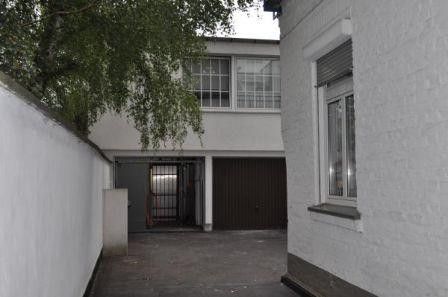 ! Hinterhof ! Rendite oder Büro, Praxis, Handwerker, Artelier, Lager, Halle, Ausstellung, Garage – Einfahrt zum Hofgebäude