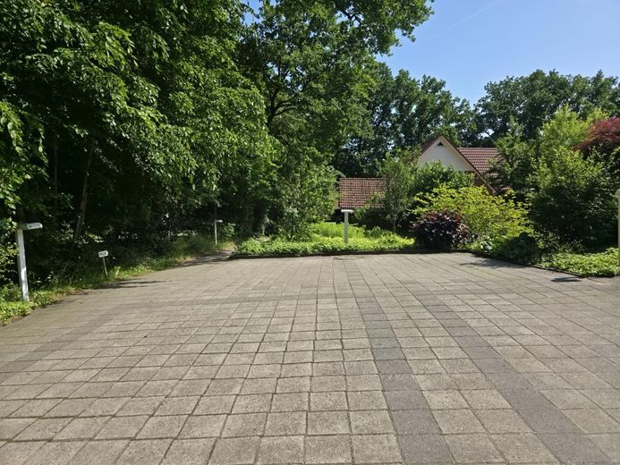 weitere Außenstellplätze