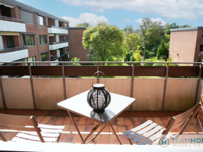 Arrivare e sentirsi a proprio agio: 3 locali, loggia e garage con vista sul verde – Foto 1