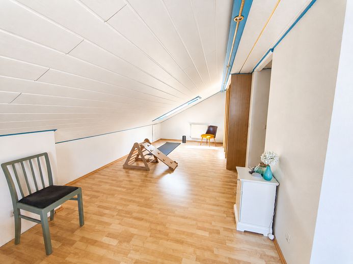 Provisionsfrei - Freistehendes Einfamilienhaus mit großem Garten nahe Stadtplatz und Innauen – Studio im DG