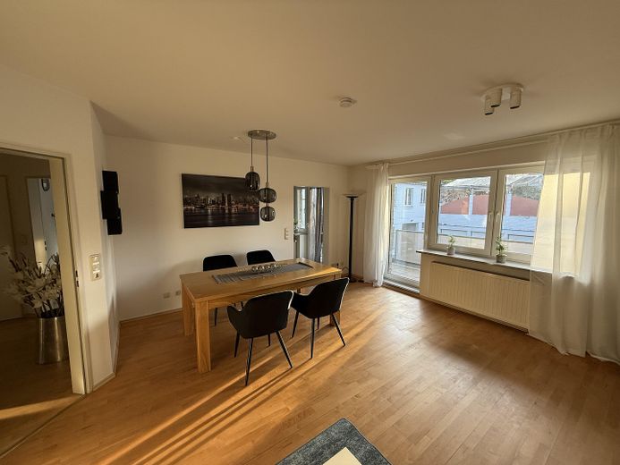 Helle,Schöne Wohnung Stadtmitte, Möbliert, Aufzug, Balkon – Foto 1