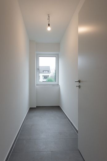 EBK’li akıllı ev, balkon: Halstenbek’te aydınlık 4 odalı daire – Fotoğraf 29