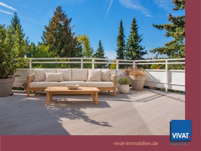 Erholung für die Seele: Licht, Luft & Grün! Kernsanierte Dachterrassen-Wohnung mit Luxus-Features. – Foto 1