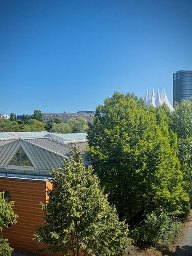 Potsdamer Platz – Lichte Maisonette am Park: Bezugsfrei, Provisionsfrei! – Über den Dächern von Berlin