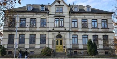Fertig projektiertes Einzeldenkmal mit perfekten 16 ETWs in Bestlage an der Elbe! – Front