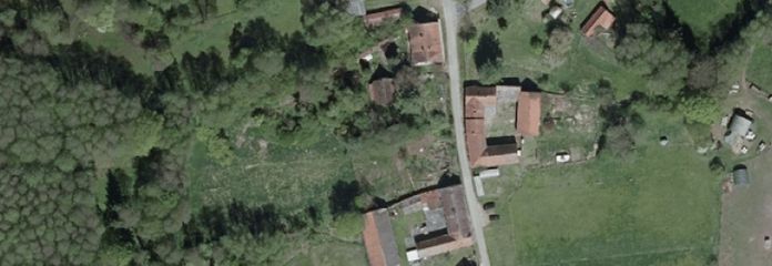 Idyllischer Vierseitenhof mit Scheune, Stallungen und großem Grünland - 17.140 m²