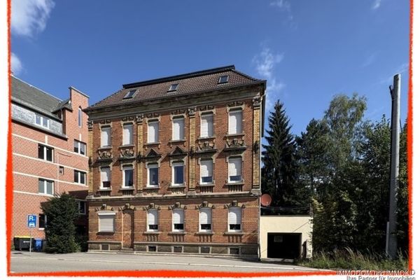 Vendesi interessante progetto di ristrutturazione con 3 appartamenti su più piani a Wilkau-Hasslau!