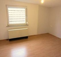 !!! Sofort beziehbar !!! Helle 3,5-Zi.-DG-Wohnung mit Balkon &amp; EBK - frisch renoviert, zentrumsnah – Schlafzimmer