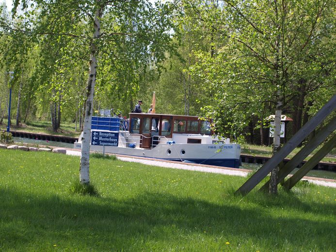 Kanal zur großen Müritz