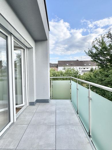 Kernsanierte 2Z-Wohnung (KfW70) mit Küche im Erstbezug – ruhig & energieeffizient – Balkon