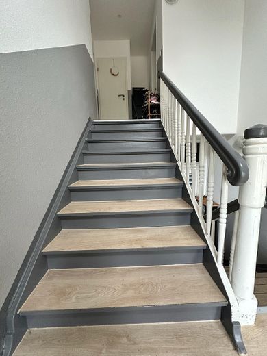 3-Raum DG-Wohnung mit neuer Einkauküche in Meerane - Erstbezug hochwertig saniert – Treppenhaus
