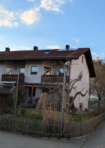 Südansicht  mit Garten/Terasse