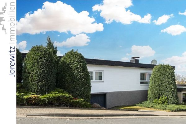 Sieker-Schweiz’de üst düzey konum: Garajlı, geniş ve iyi planlanmış atrium bungalow