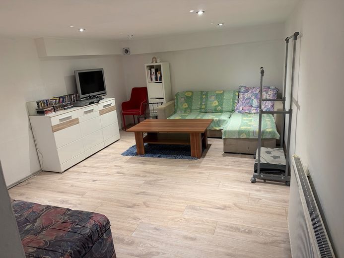 Apartamento amueblado de 3 habitaciones, cocina y baño – Foto 4