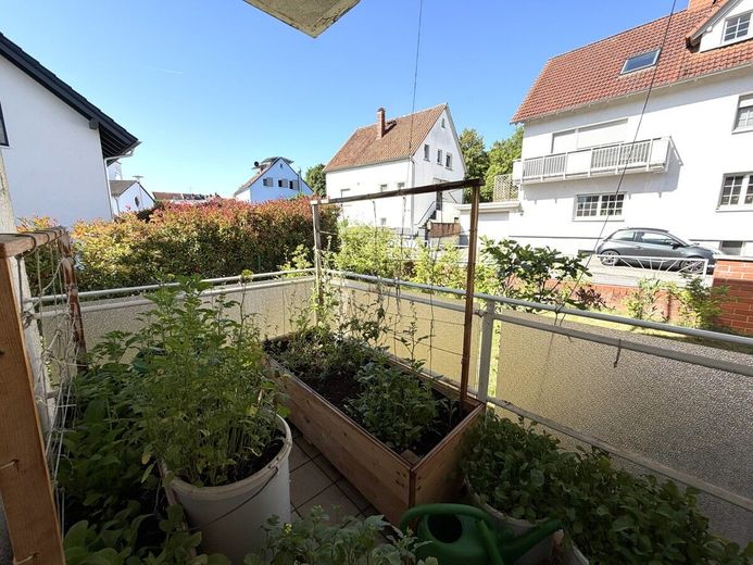 Zweifamilienhaus in idyllischer Lage - direkt an der Modau mit großem Garten – Balkon EG