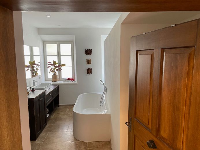 Appartamento al piano terra quasi nuovo con dotazioni di pregio e architettura eccezionale – Foto 21