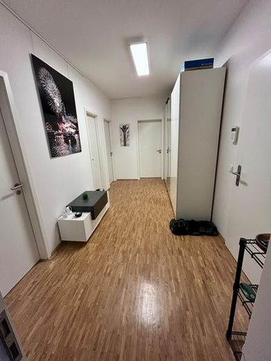 ruhige 4 Zi.-Whg mit Südloggia zum grünen Innenhof in Berlin Mitte – provisionsfrei – Flur II