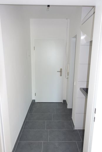 PB Stadtheide: Світла квартира 34 м² з балконом, енергетичний стандарт новобудови – Flur