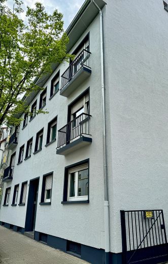 Moderne 2-Zimmer-Wohnung, vollständig renoviert und bezugsbereit – Außenansicht