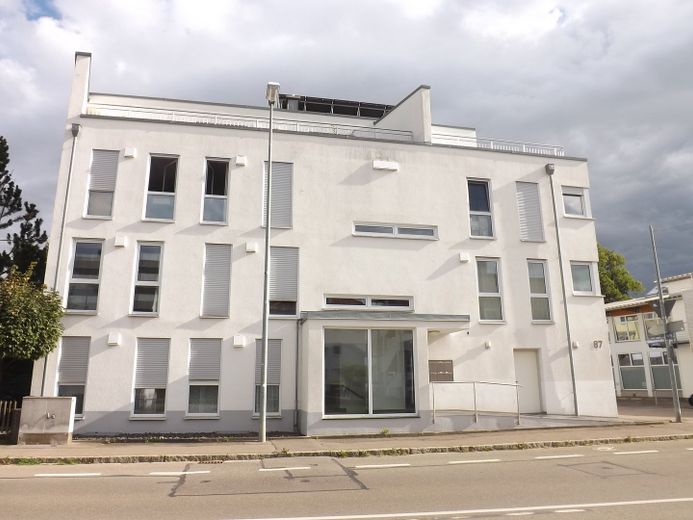 Uygun konumda modern üç odalı daire – Ansicht Nordwest mit Eingang