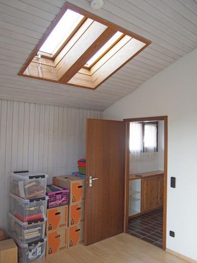 Casa indipendente e spaziosa in una posizione tranquilla e privilegiata (Bietigheim-Lug) – Schlafzimmer