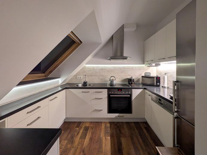 105m² klimatisierte Dachgeschosswohnung in Berlin-Friedenau – Küche