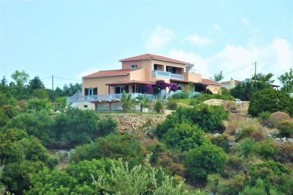 Anwesen mit Haupthaus & 3 Wohnungen in Plaka, Apokoronas – Meerblick, Pool, Mietrendite