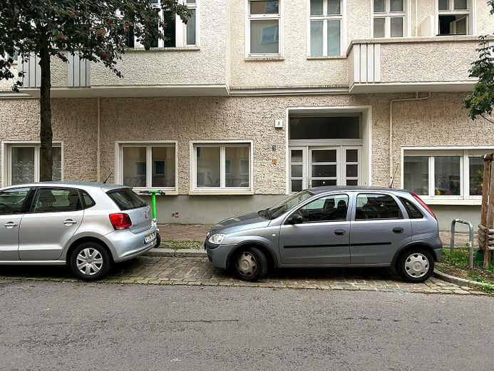 Wohnen auf Zeit am Boxhagener Platz – vollmöbliertes, saniertes 1-Zimmer-Altbau-Atelier ab 01.10.26 – Foto 3