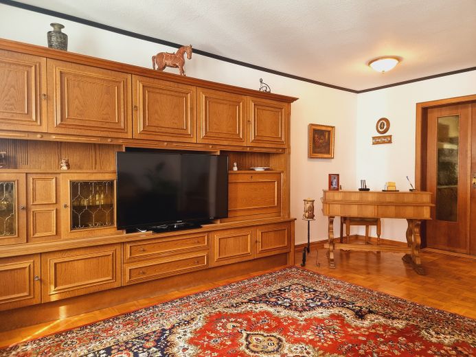 Stadthaus mit drei Ferienwohnung oder Monteuswohnung – Whg. 2 - Wohnzimmer
