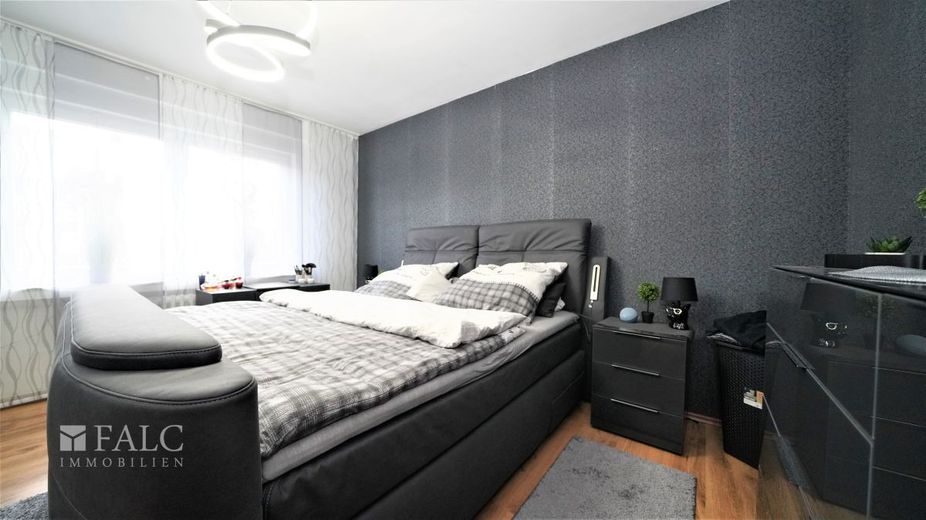 Investieren Sie in Ihre Zukunft! Attraktive Kapitalanlage in Oberhausen! - FALC Immobilien – OG (links) - Schlafzimmer