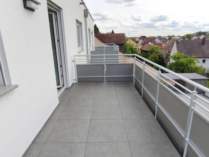 2 Zi. Wohnung (Nr. 8) im OG mit Balkon – Balkon Bild 2