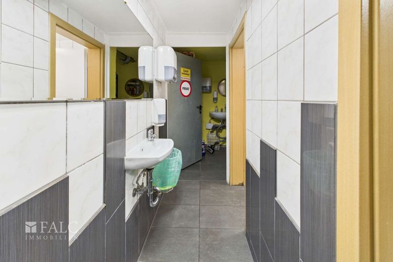 Renditestark! Mehrfamilienhaus / zwei Gewerbeeinheiten (Restaurant &amp; Imbiss) im Herzen der Villinger Altstadt – CAM04294G0-PR0028-STILL014