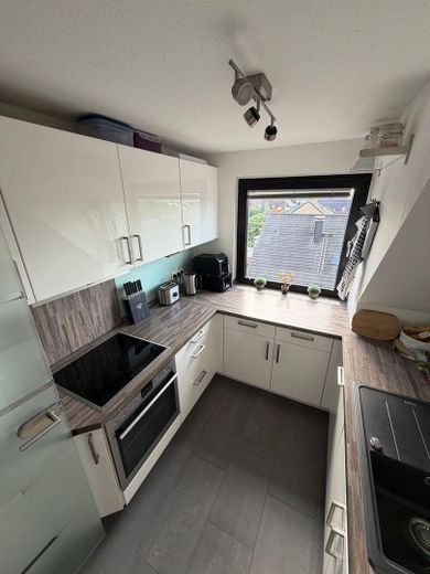 Maisonette di 5,5 locali con ampio soppalco, terrazza sul tetto e vista panoramica su Wülfrath - senza commissioni – Küche