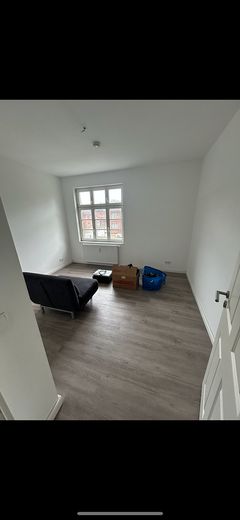 Moderne 4-Zimmer-Wohnung mit Balkon und offener Küche in Schönberg – Foto 3