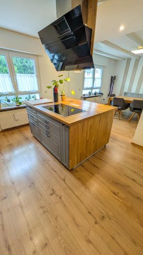 OHNE MAKLER! Freistehendes EFH auf 1.416 m² – seltenes Grundstück in zentraler Lage von Hennef – Küche