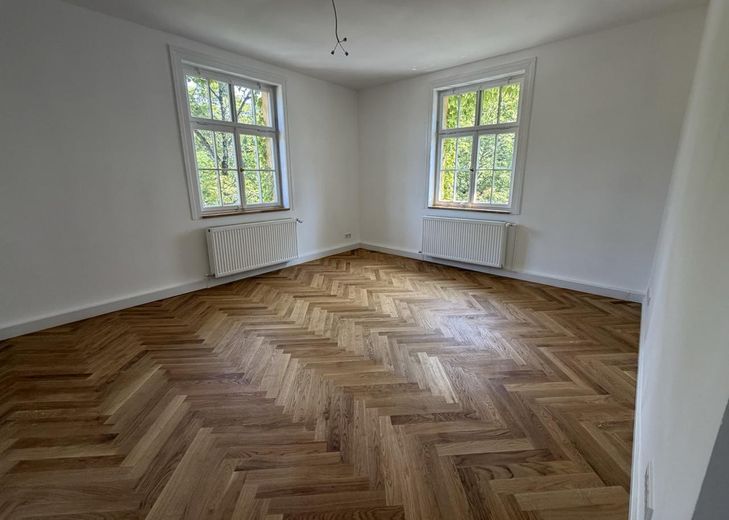 Esclusivo appartamento d’epoca di 146 m² completamente ristrutturato in posizione privilegiata a Göppingen–elegante, moderno, unico – Zimmer 5 - Wohnzimmer