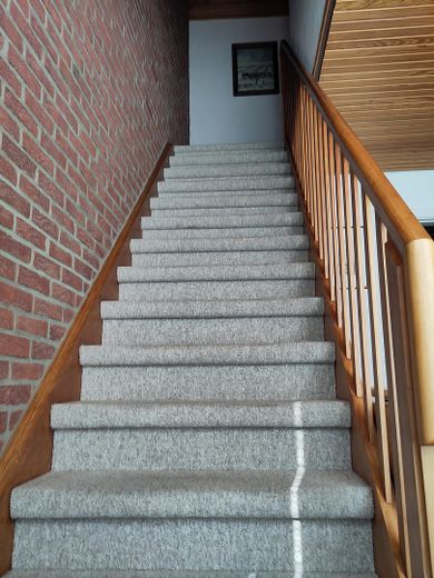 Haushälfte mit Charakter – Treppe